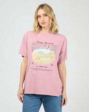 ALL ABOUT EVE ROCKY MOUNTAINS RELAXED TEE - QUARTZ PINK - WILDROSE