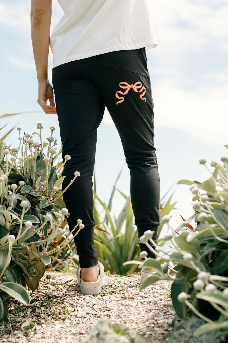 HOMELEE APARTMENT PANTS - BLACK WITH BLOSSOM BERRY BOW - WILDROSE