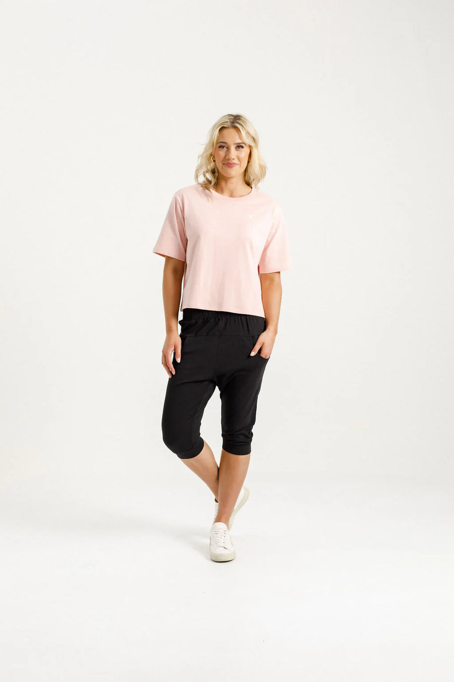 HOMELEE 3/4 APARTMENT PANTS - BLACK WITH BLOSSOM BERRY - WILDROSE