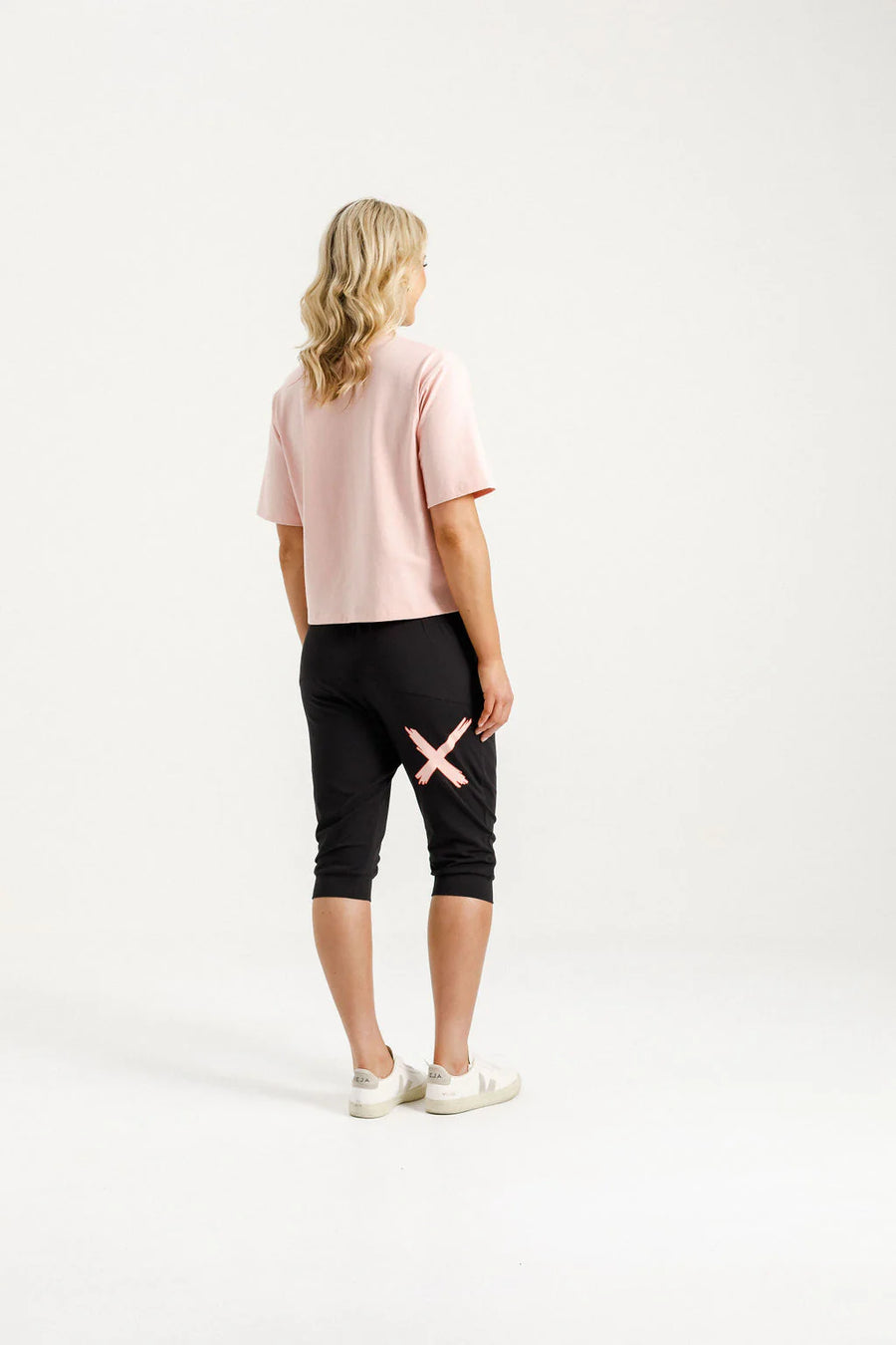 HOMELEE 3/4 APARTMENT PANTS - BLACK WITH BLOSSOM BERRY - WILDROSE