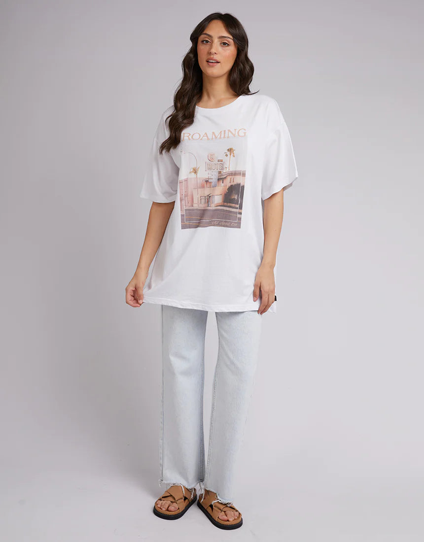 ALL ABOUT EVE DESTINATION TEE - WHITE - WILD ROSE