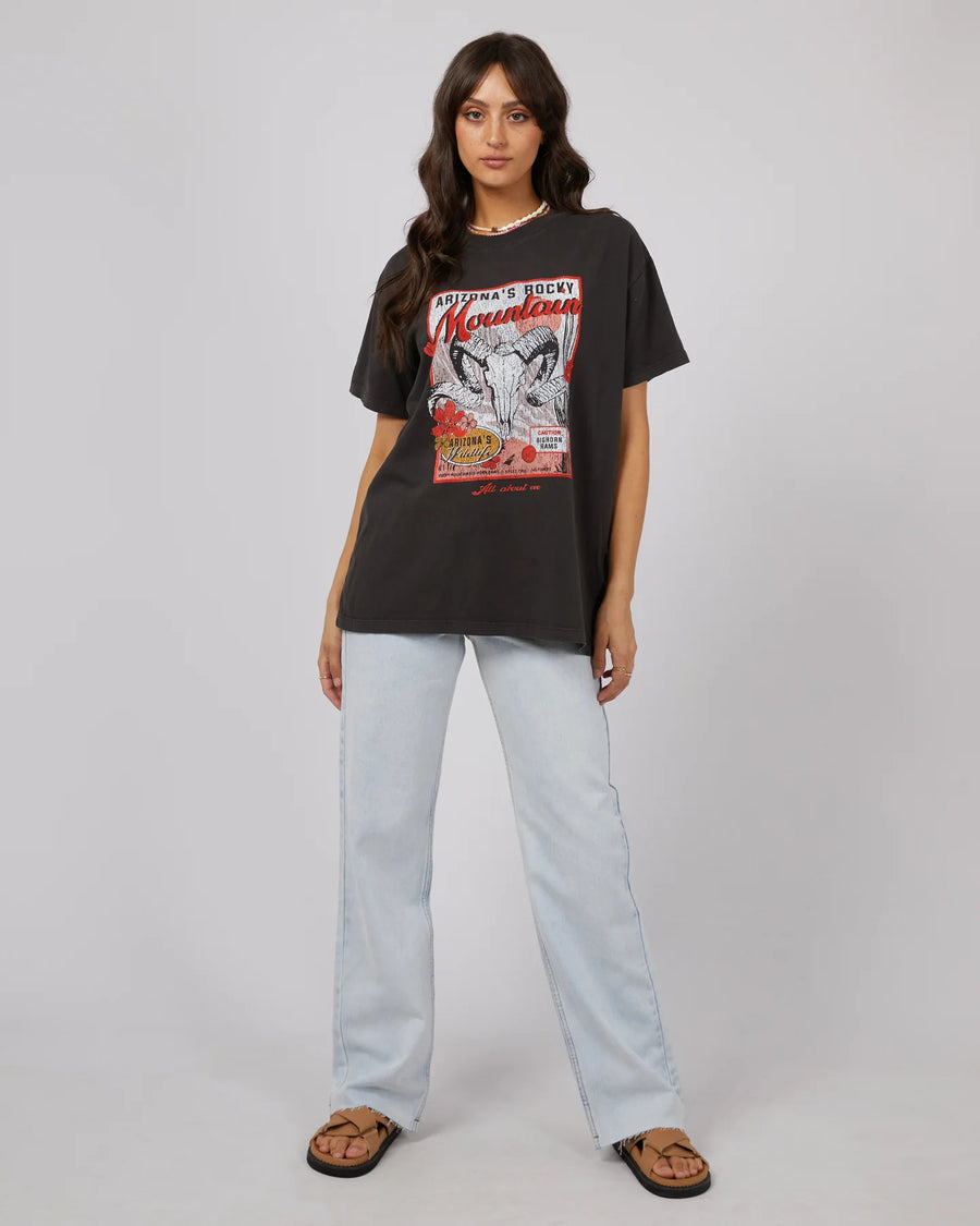 ALL ABOUT EVE ROCKY MOUNTAIN STANDARD TEE - WASHED BLACK - WILDROSE