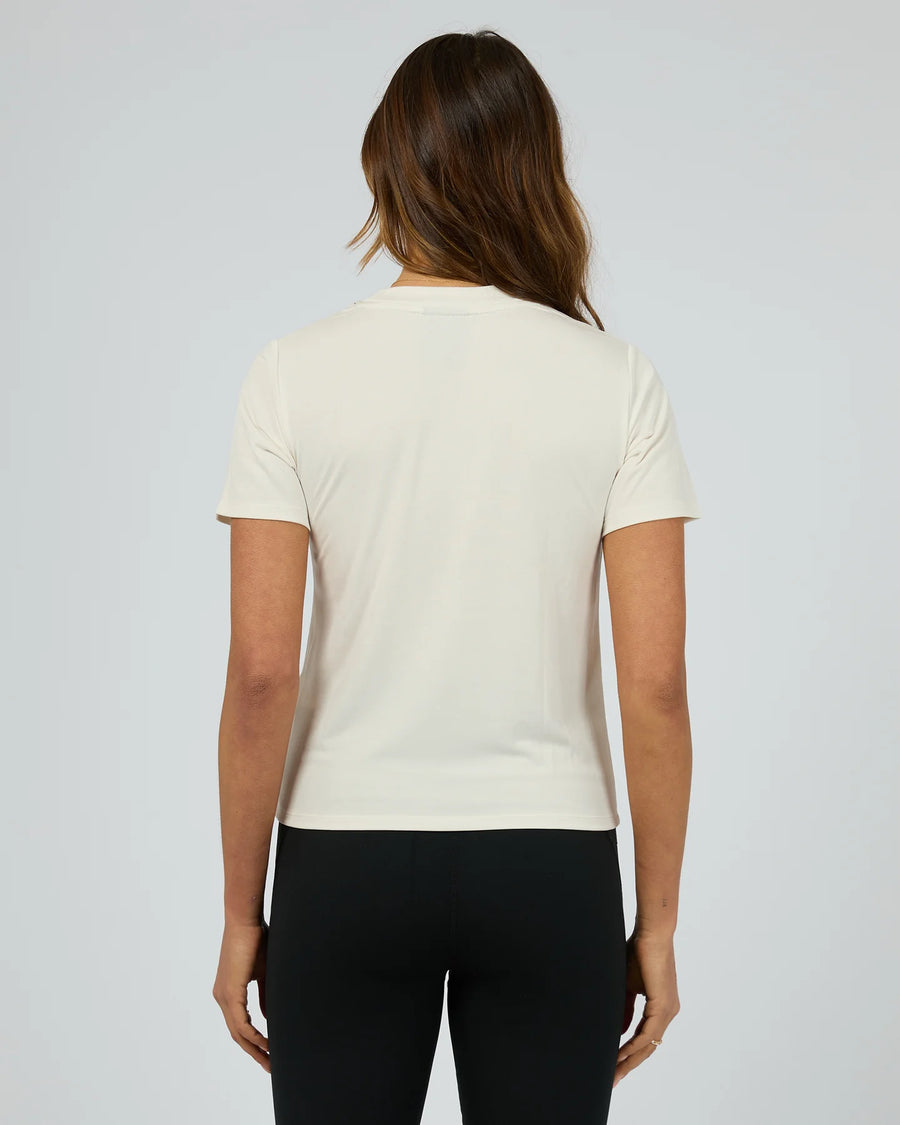 ALL ABOUT EVE LUXE ACTIVE TEE - VINTAGE WHITE - WILDROSE