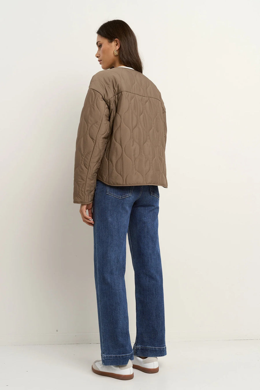 STORIES TO BE TOLD APEX MOCHA COLLARLESS PUFFER JACKET - WILDROSE