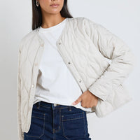 STORIES BE TOLD APEX PUTTY COLLARLESS PUFFER JACKET - WILDROSE