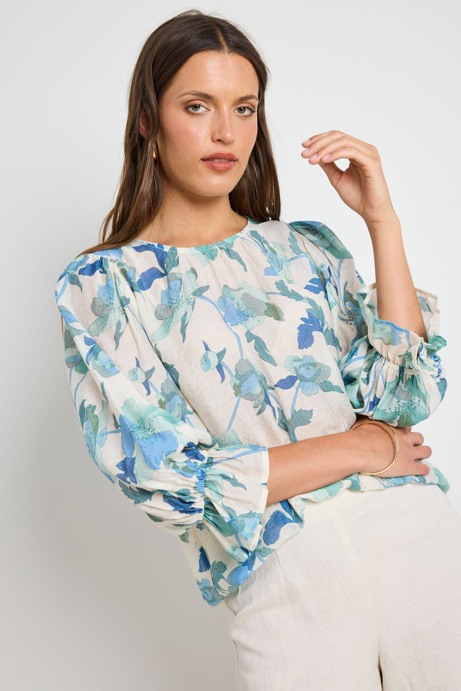 IVY + JACK CANDID BLUE CREAM FLORAL FRILL SLEEVE CREW NECK SS TOP - WILDROSE