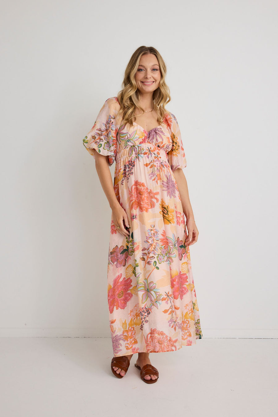 IVY + JACK POSY PEACH FLORAL SWEETHEART PUFF SLEEVE MIDI DRESS - WILDROSE