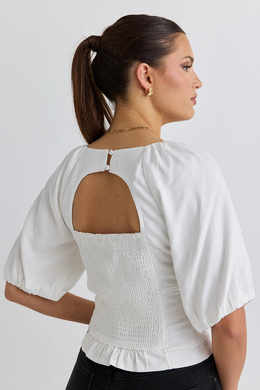 STORIES TO BE TOLD EXPECTATION WHITE STITCH SHORT SLEEVED TOP - WILDROSE