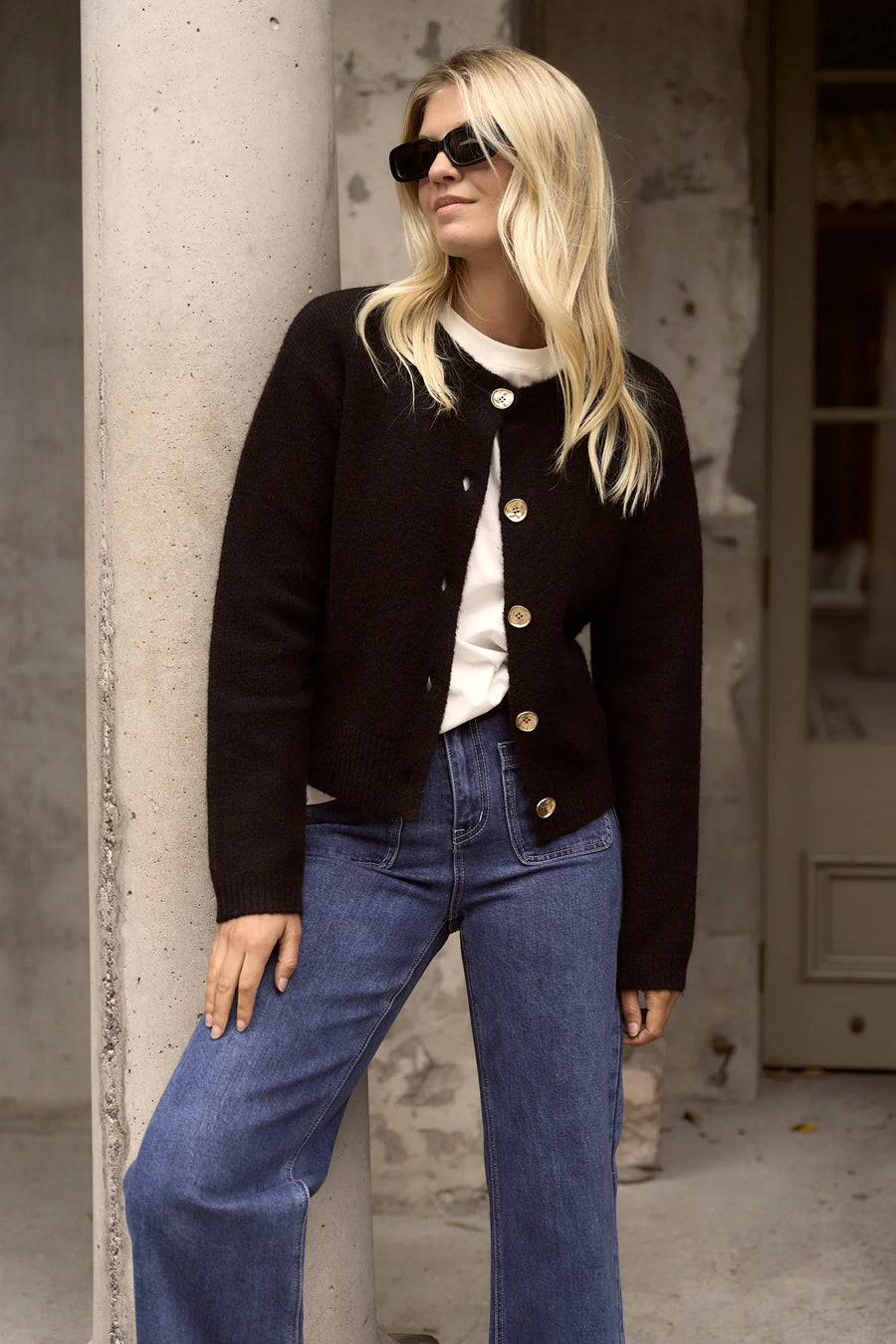 STORIES BE TOLD IMPRINT BLACK SOFT KNIT CREW NECK CARDIGAN - WILDROSE