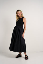 REUNION THE LABEL INDISPENSABLE BLACK CREW NECK CONTRAST MIDI DRESS - WILDROSE