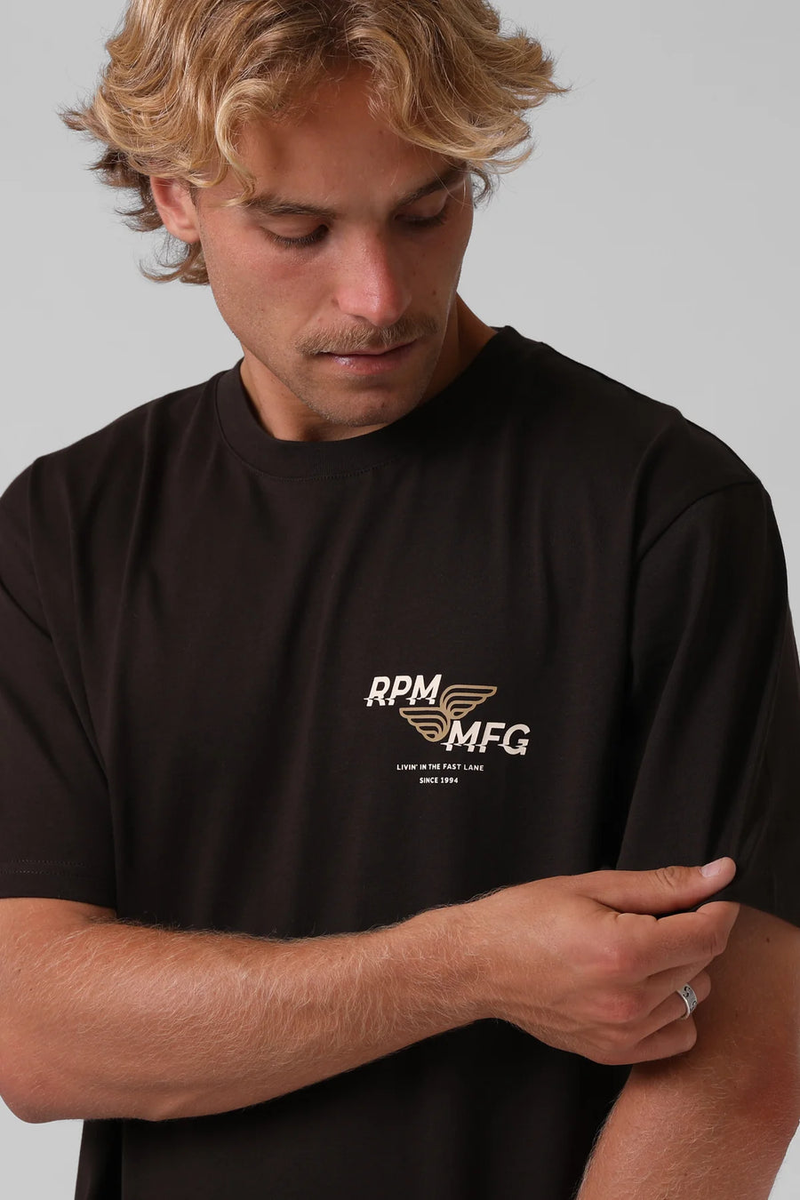 RPM FAST LANE TEE - ESPRESSO - WILDROSE