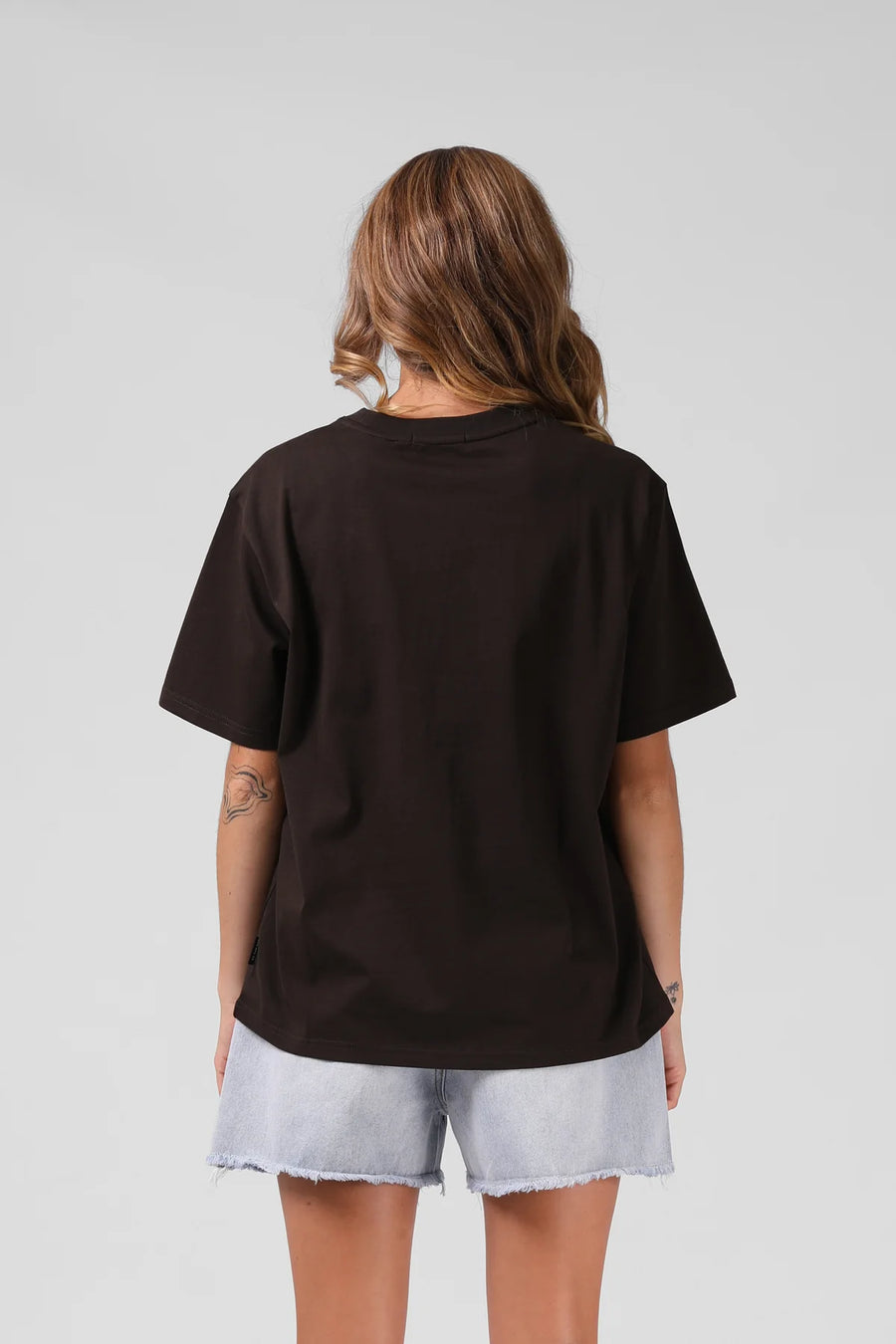 RPM FLOWER TEE - ESPRESSO - WILDROSE