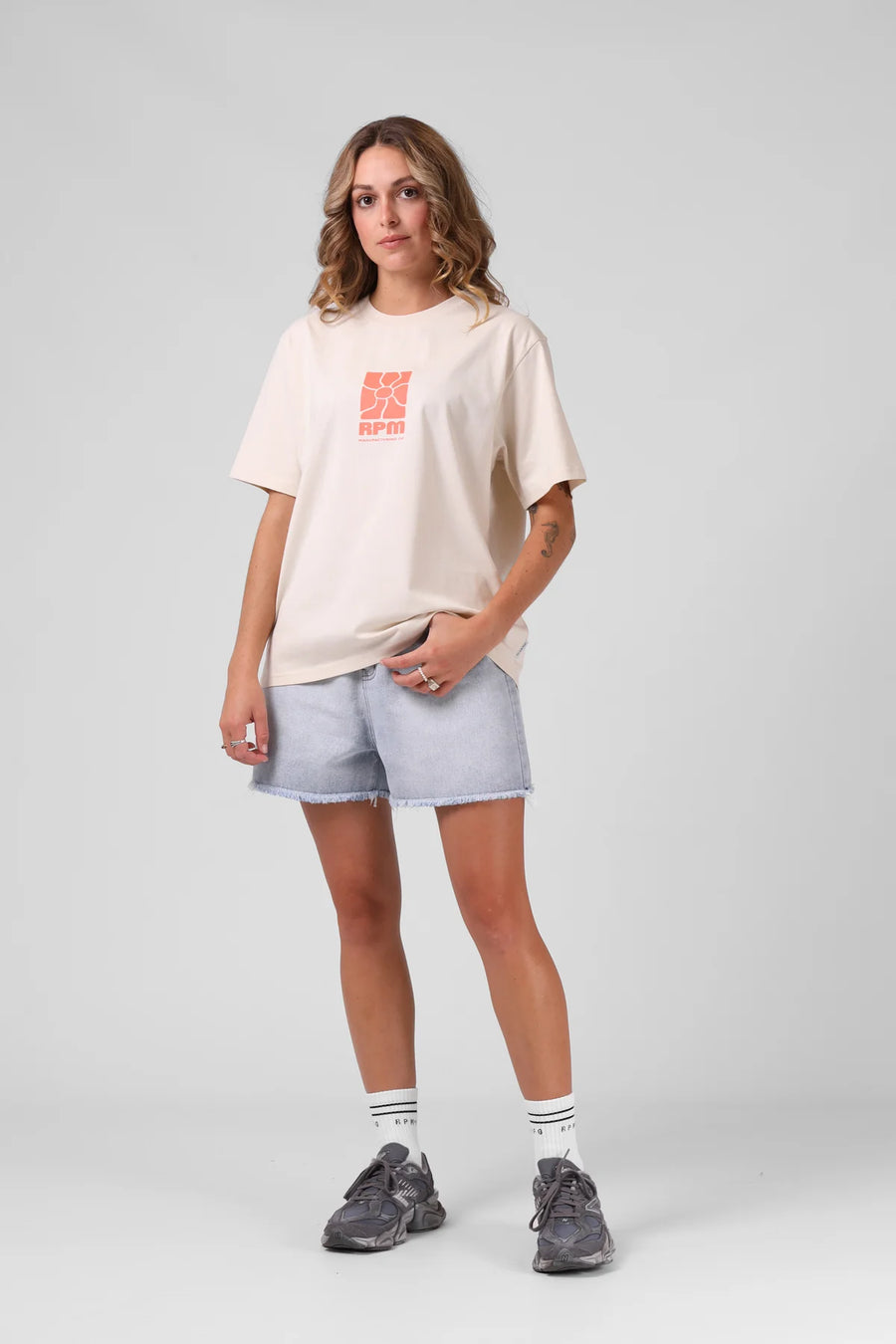 RPM FLOWER TEE - VINTAGE CREAM - WILDROSE