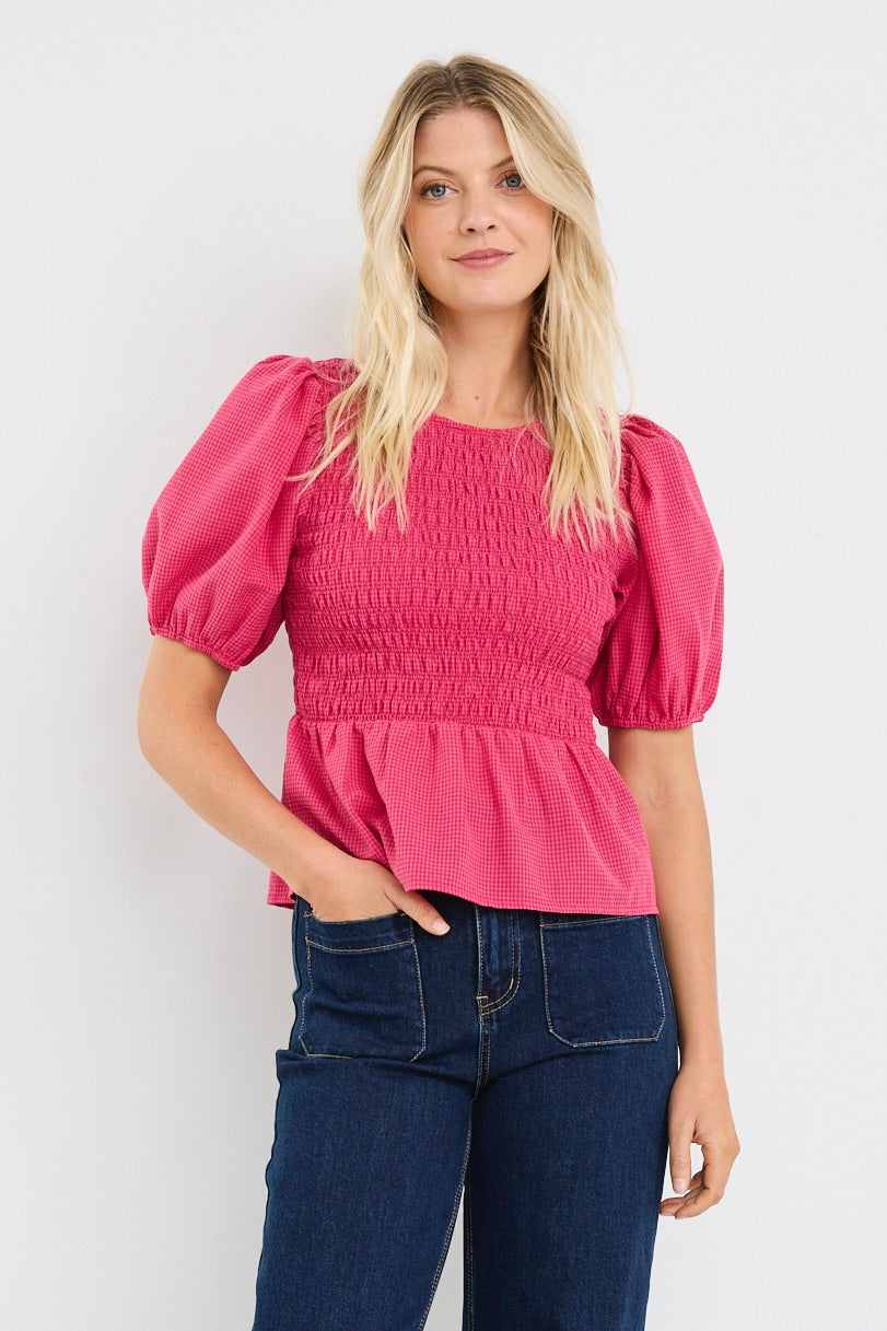 AMONG THE BRAVE REQUITE RASPBERRY DITSY GINGHAM SHIRRED BODY SS TOP - WILDROSE