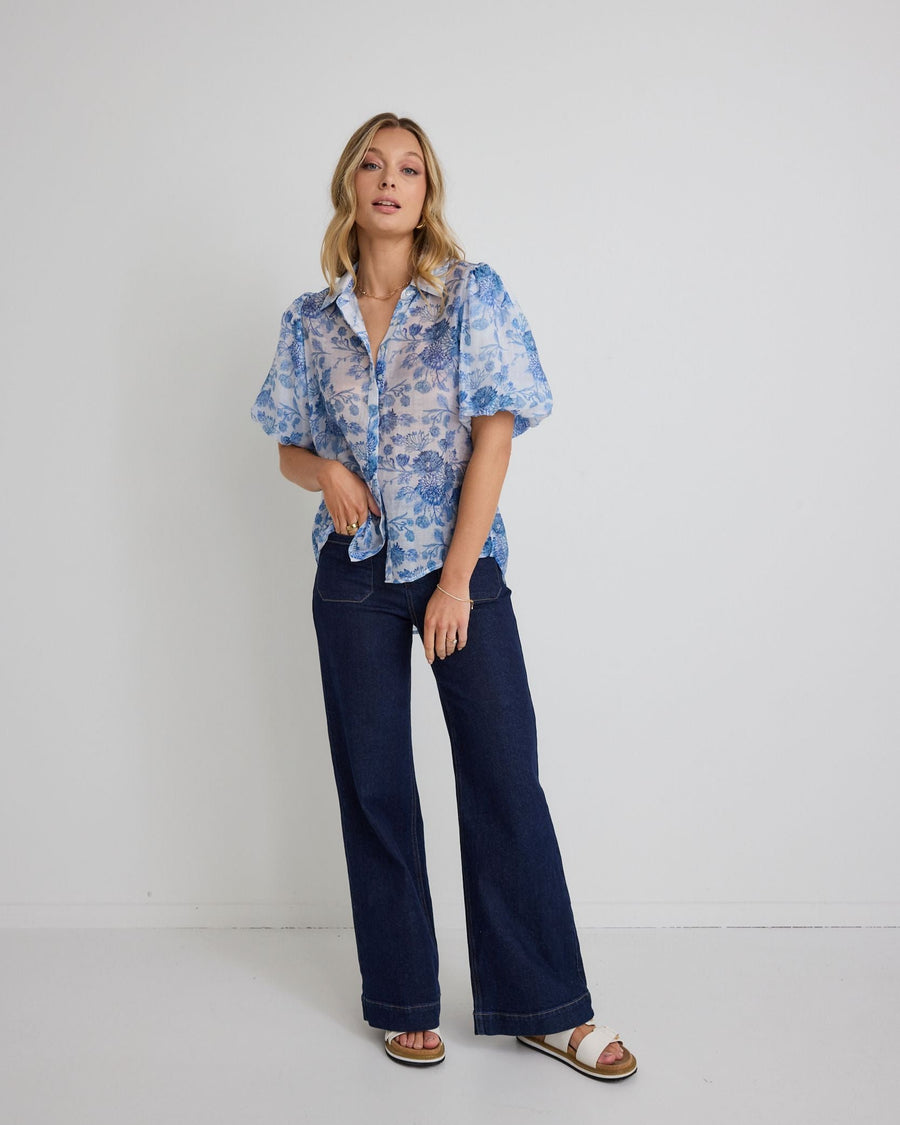 IVY + JACK HARMONY BLUE FLORAL SLEEVE SHIRT - WILDROSE