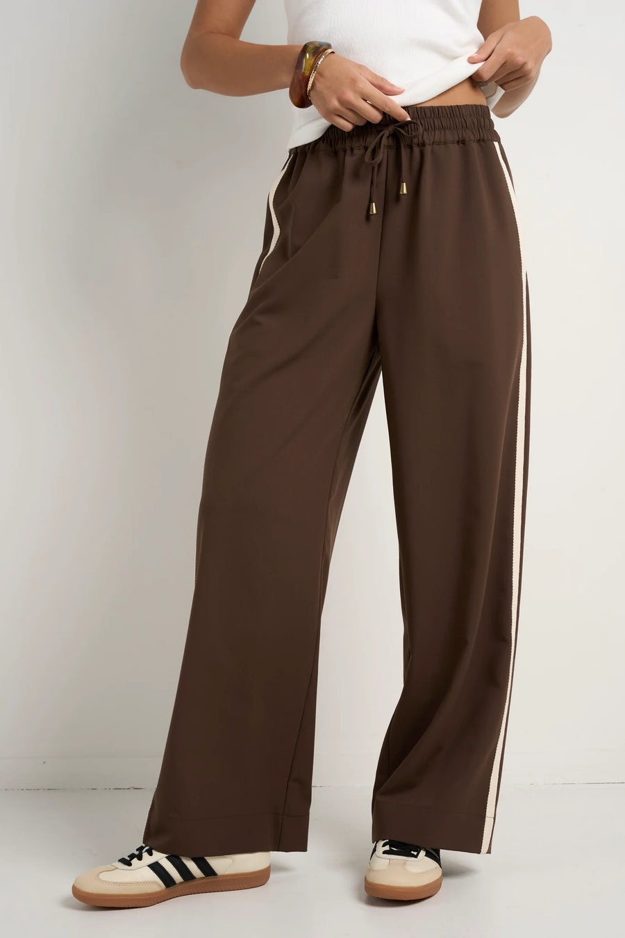 STORIES TO BE TOLD TOWNIE CHOCOLATE STRIPE SIDE TAPE WIDE LEG PANTS - WILDROSE