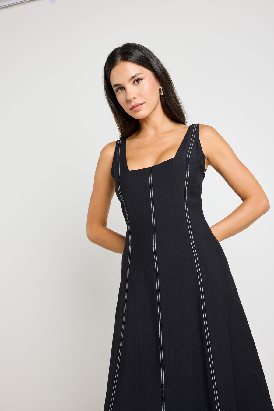 STORIES TO BE TOLD INDEX BLACK SLEEVELESS SQUARE NECK CONTRAST MAXI DRESS - BLACK - WILDROSE