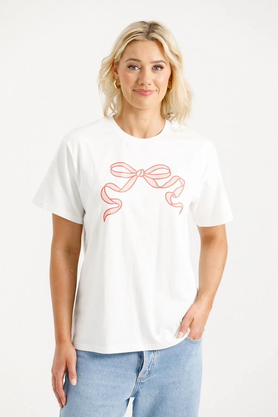 HOMELEE CHRIS TEE - WHITE WITH BLOSSOM BERRY BOW - WILDROSE