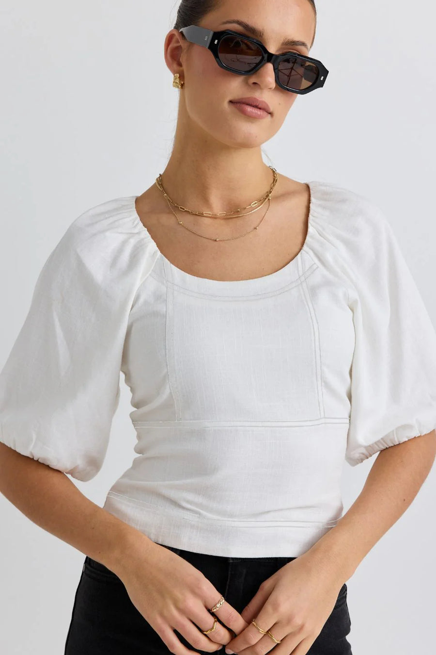 STORIES TO BE TOLD EXPECTATION WHITE STITCH SHORT SLEEVED TOP - WILDROSE