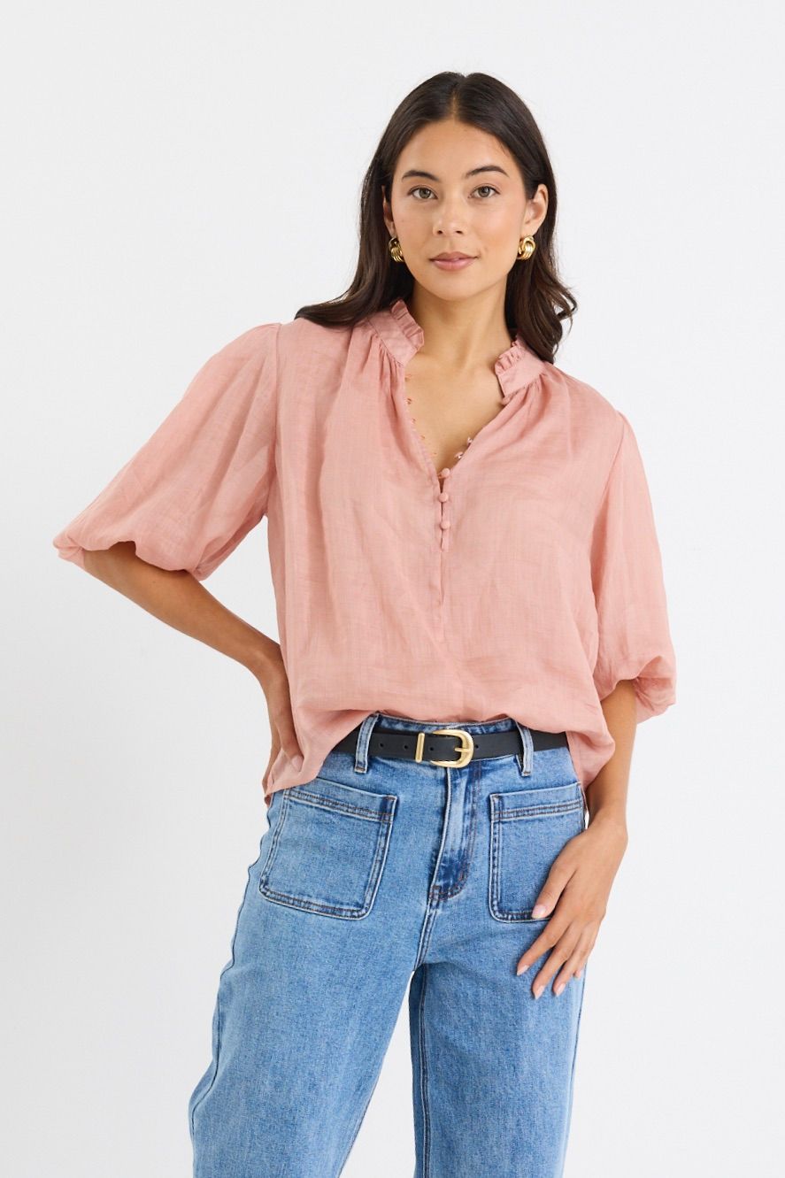 IVY + JACK CLOSURE BLUSH RAMIE HIGH NECK BUTTONED SS TOP - BLUSH - WILDROSE