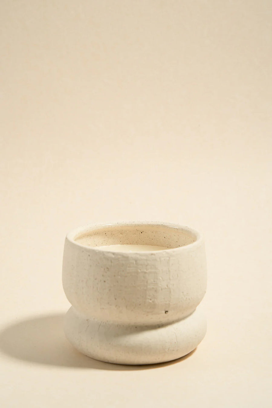 FLO'S HOME IVORY TEXTURED STONE SOY WAX CANDLE - WILDROSE
