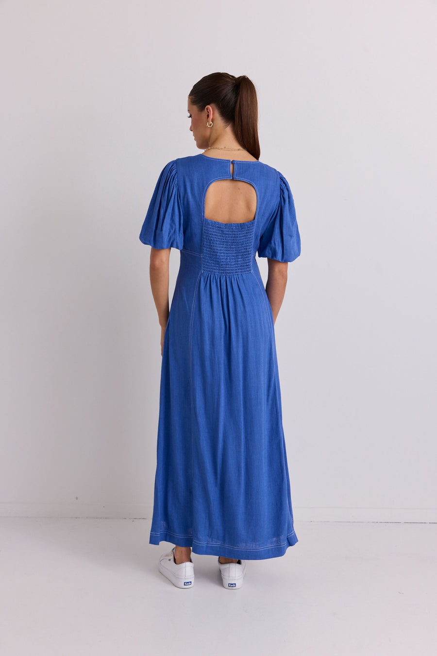 STORIES TO BE TOLD STATE LAKE BLUE LINEN BLEND SS MIDI DRESS - WILDROSE