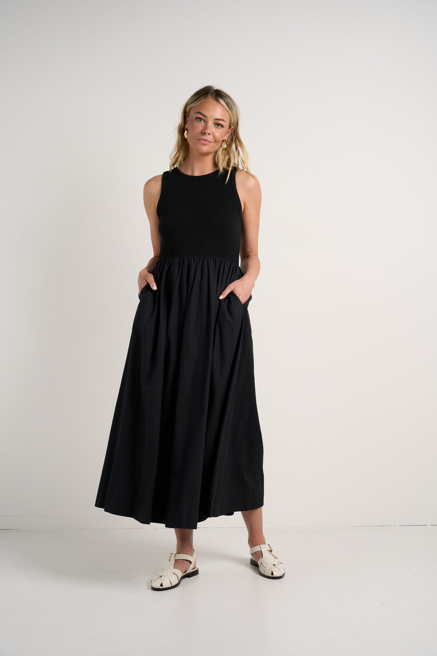 REUNION THE LABEL INDISPENSABLE BLACK CREW NECK CONTRAST MIDI DRESS - WILDROSE